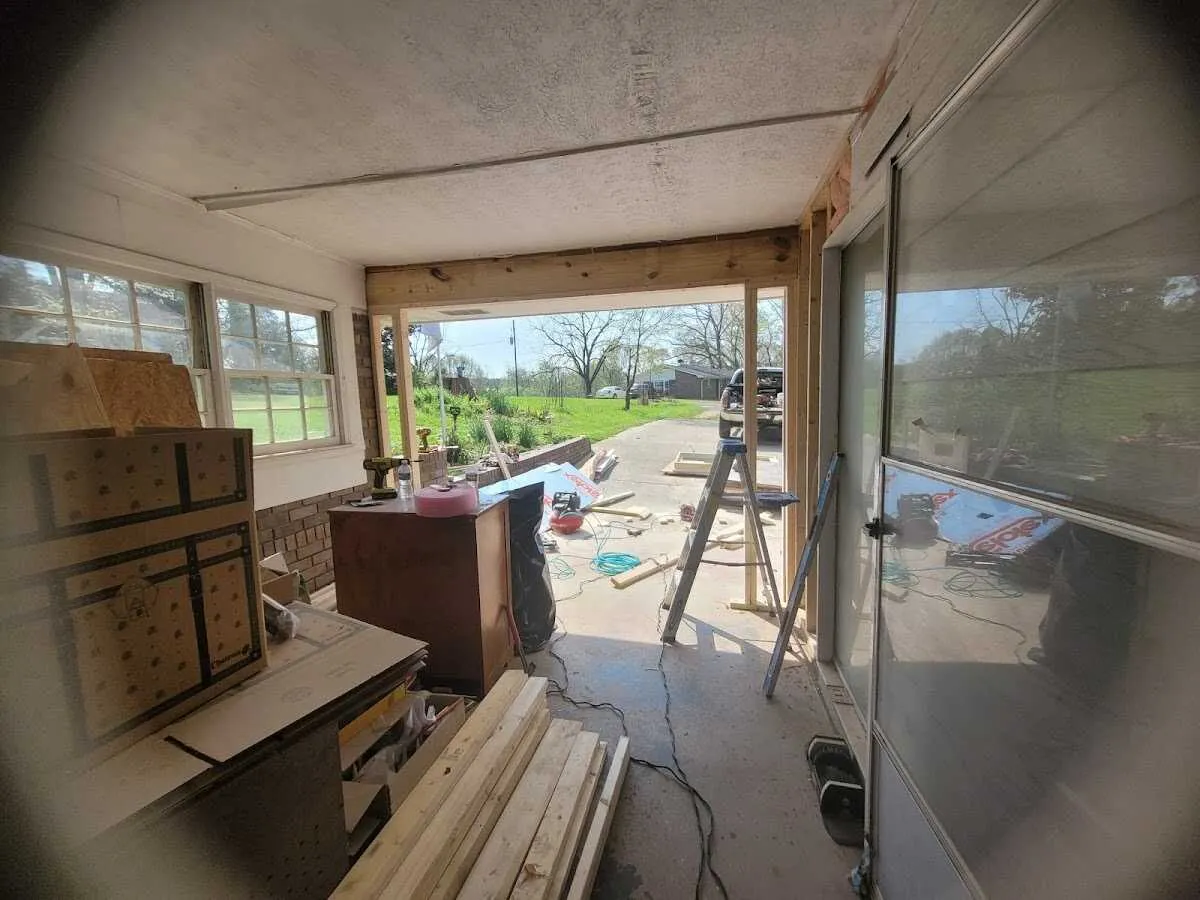 Air movers and dehumidifier for Drying & Dehumidification in Hattiesburg